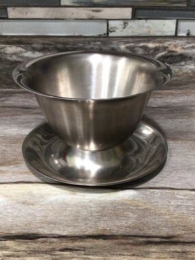 Vintage Stainless Steel Gravy Boat Sauce Server Bowl w Attached Underplate.